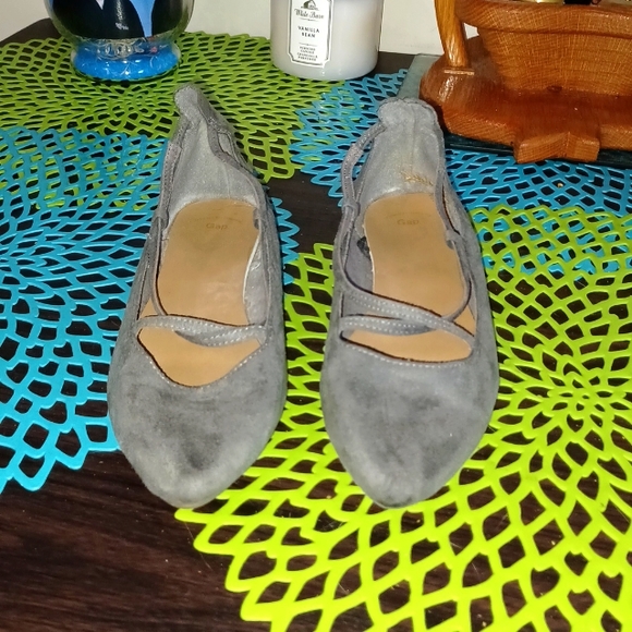 GAP grey suede high back ballerina flats - Picture 3 of 17